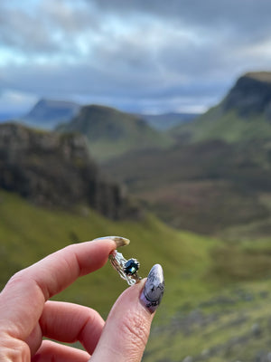 1.22ct Sapphire Thorns + Roses