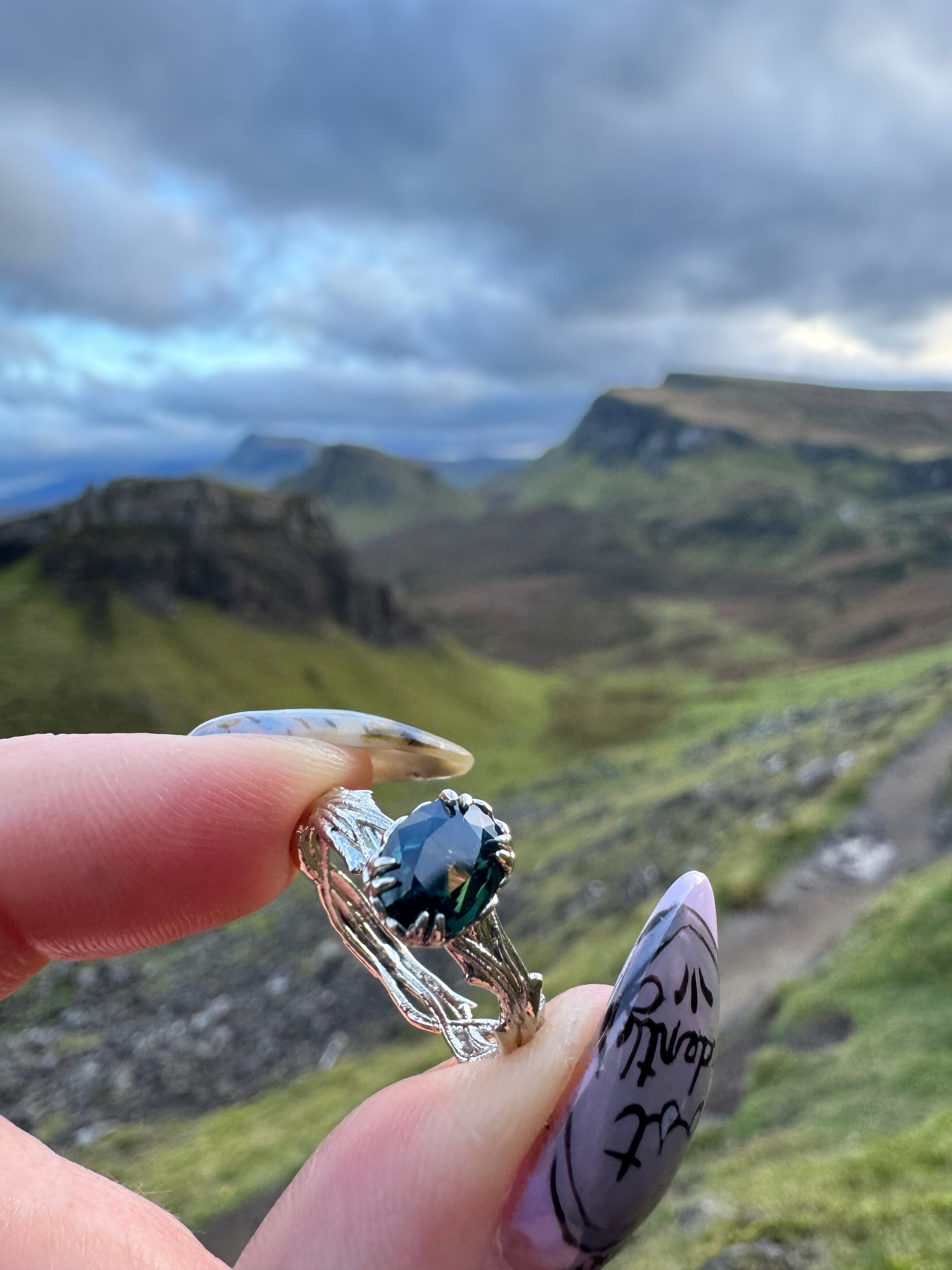 1.22ct Sapphire Thorns + Roses